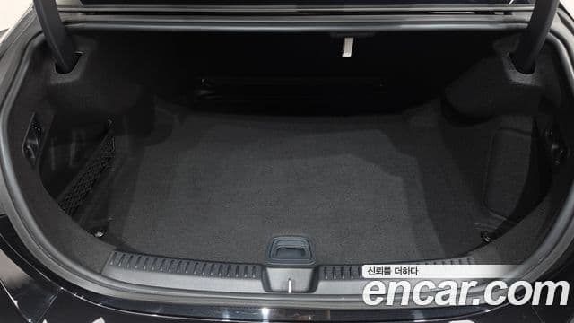 Mercedes-Benz E-Class 2025 — Фото 19/20