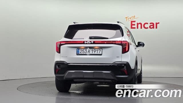 Kia Seltos 2024 — ფოტო 4/20