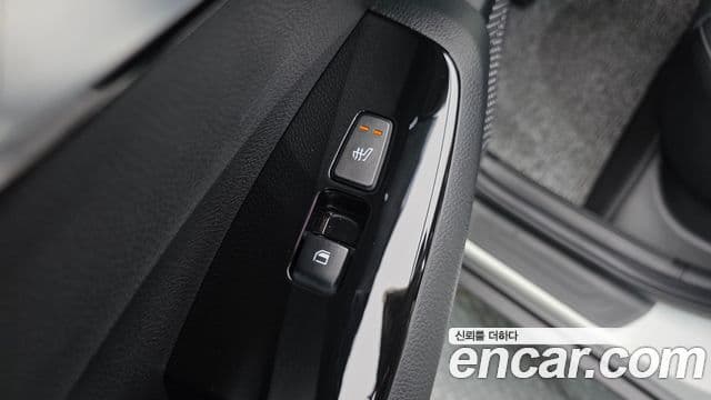 Kia Seltos 2024 — ფოტო 17/20