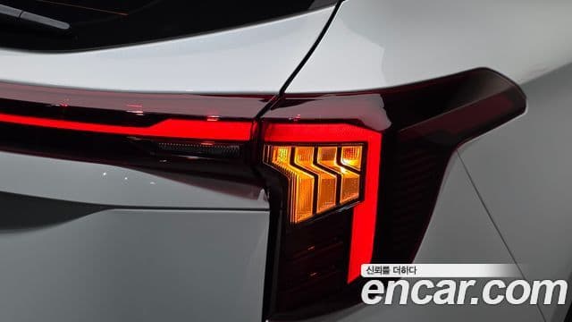 Kia Seltos 2024 — Şəkil 12/34