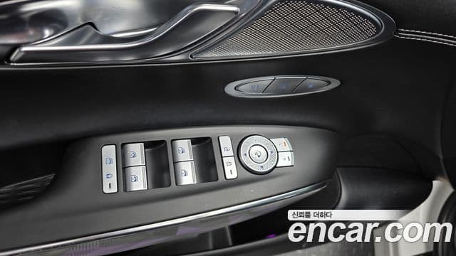 Genesis GV70 2021 — Şəkil 19/38