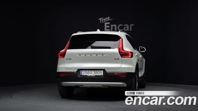Volvo XC40 2024 — Фото 3/20