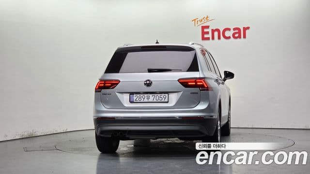 Volkswagen Tiguan 2020 — ფოტო 4/20