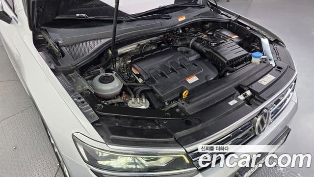 Volkswagen Tiguan 2020 — ფოტო 6/20