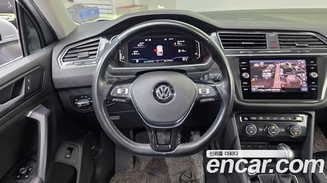 Volkswagen Tiguan 2020 — ფოტო 13/20
