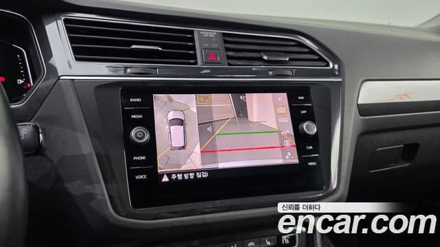 Volkswagen Tiguan 2020 — ფოტო 15/20