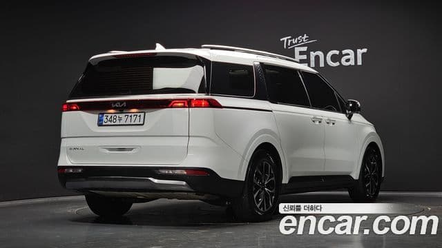 Kia Carnival 2022 — ფოტო 2/20