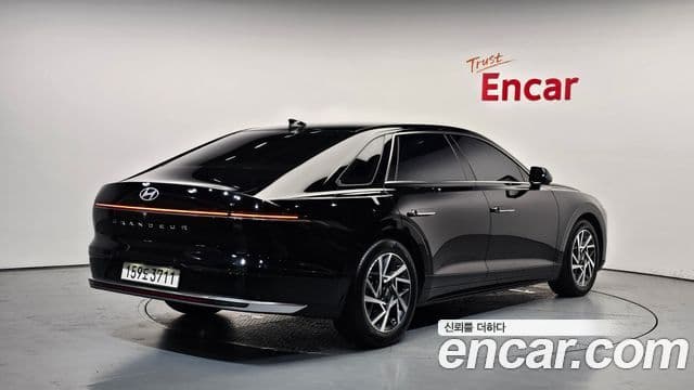 Hyundai Grandeur 2023 — ფოტო 2/20