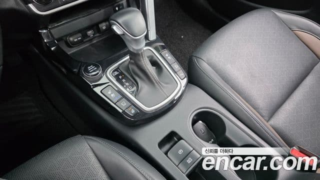 Kia Seltos 2022 — ფოტო 9/20