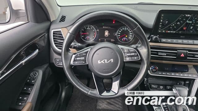 Kia Seltos 2022 — ფოტო 13/20