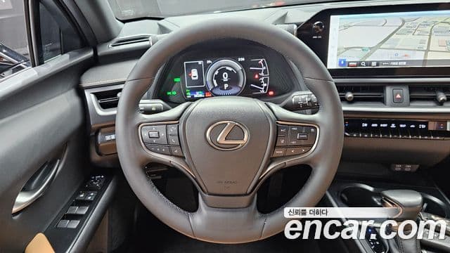 Lexus UX250h 2023 — Şəkil 13/20