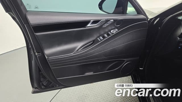 Genesis G80 2022 — Şəkil 28/31