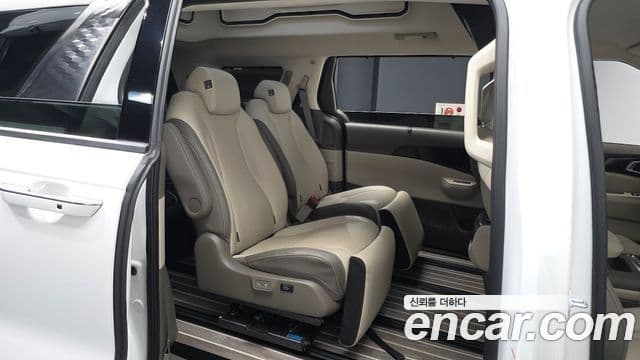 Kia Carnival 2024 — Фото 12/20