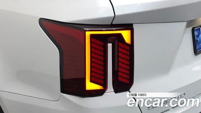 Kia Sorento 2023 — ფოტო 28/34