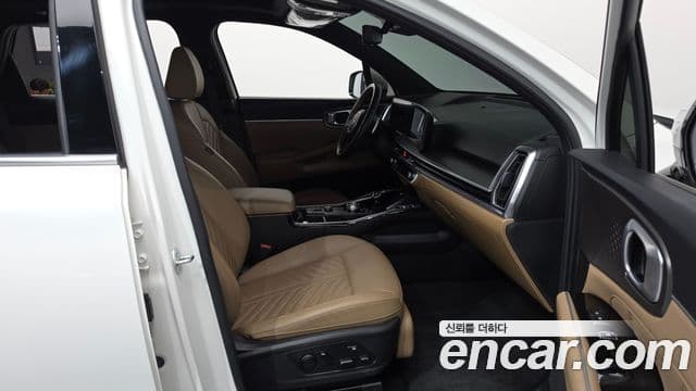 Kia Sorento 2023 — ფოტო 21/34