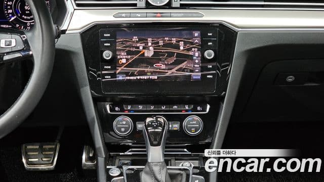 Volkswagen Arteon 2019 — ფოტო 14/20