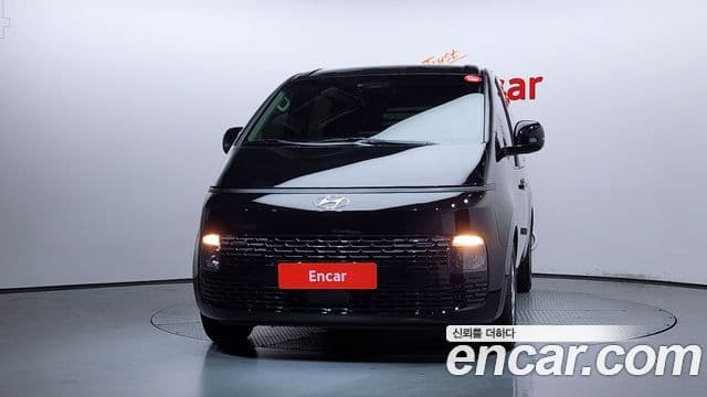 Hyundai Staria 2023 — ფოტო 3/20