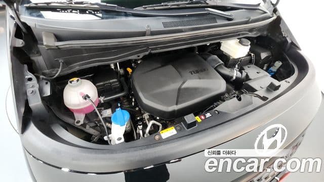 Hyundai Staria 2023 — ფოტო 6/20