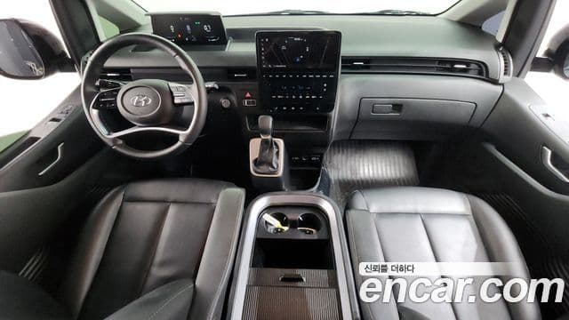 Hyundai Staria 2023 — ფოტო 7/20