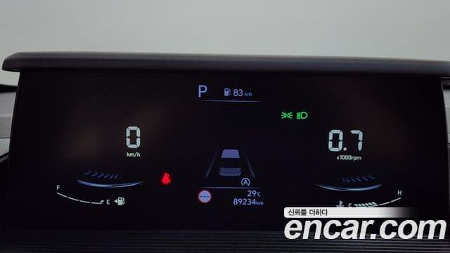 Hyundai Staria 2023 — ფოტო 8/20