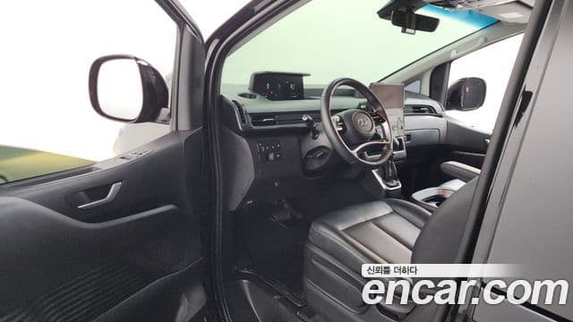 Hyundai Staria 2023 — ფოტო 10/20