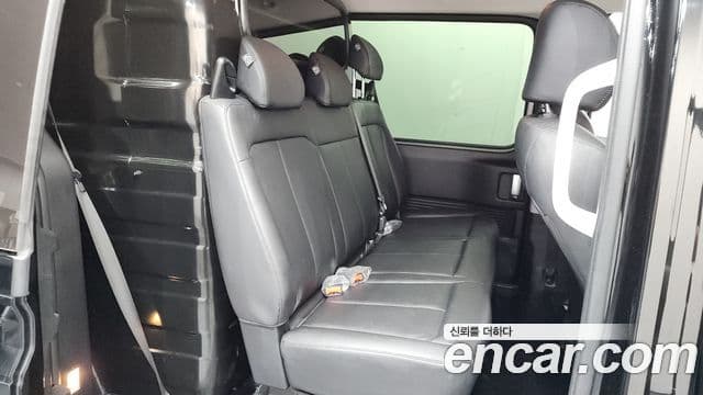 Hyundai Staria 2023 — ფოტო 11/20