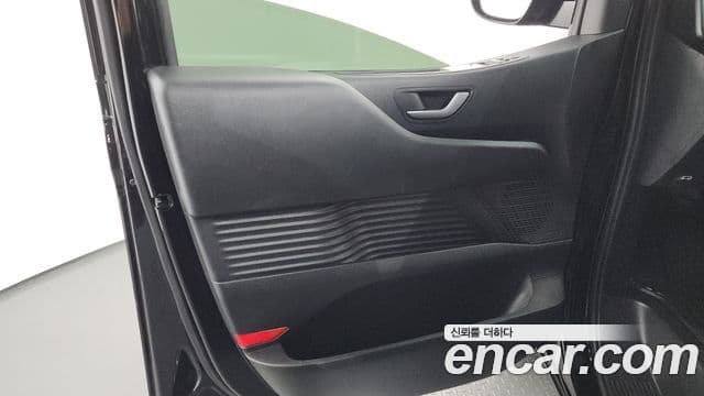 Hyundai Staria 2023 — Photo 11/32
