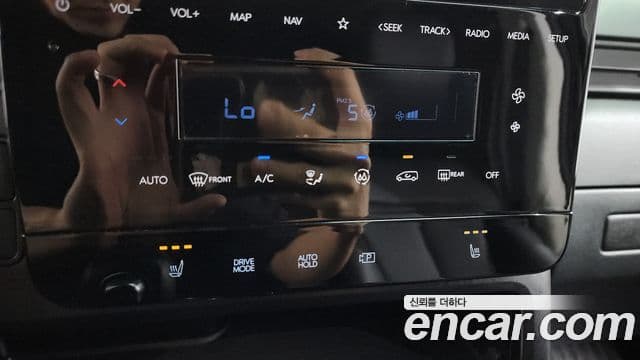 Hyundai Staria 2023 — Photo 18/32