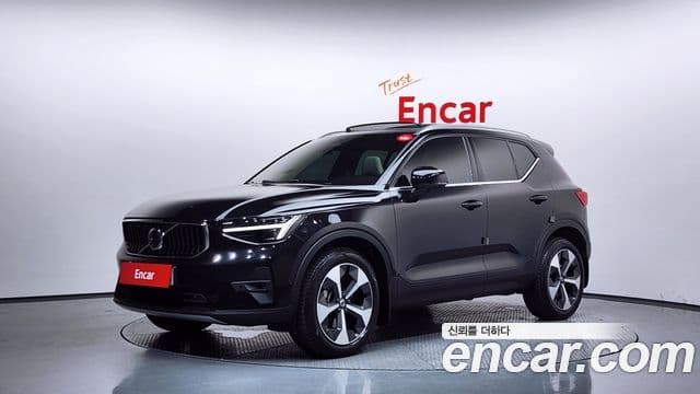 Volvo XC40 2025 — Фото 1/20