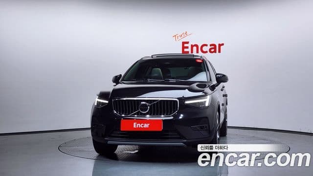 Volvo XC40 2025 — Фото 3/20
