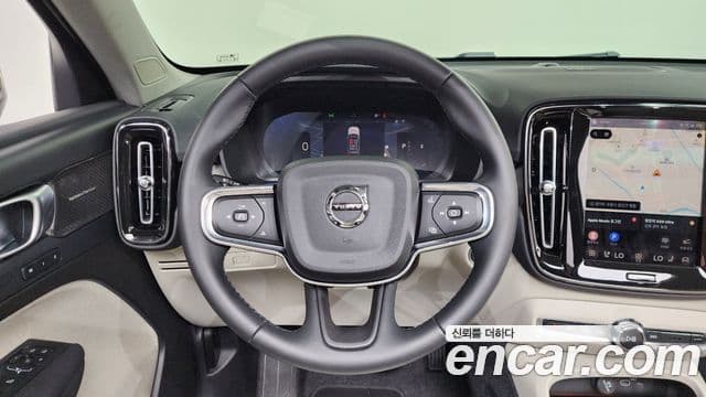 Volvo XC40 2025 — Фото 12/20