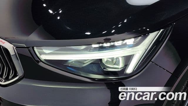 Volvo XC40 2025 — Photo 10/32