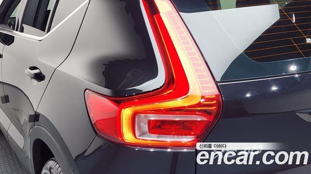Volvo XC40 2025 — Photo 29/32
