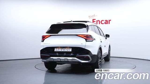 Kia Sportage 2023 — Фото 4/20