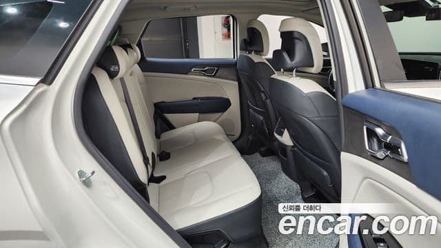 Kia Sportage 2023 — Фото 12/20