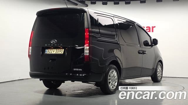 Hyundai Staria 2022 — Фото 2/20