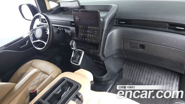 Hyundai Staria 2022 — Фото 7/20