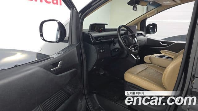 Hyundai Staria 2022 — Фото 10/20