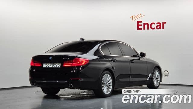 BMW 5 Series 2019 — ფოტო 2/20