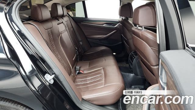 BMW 5 Series 2019 — ფოტო 11/20