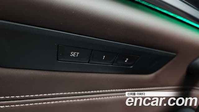 BMW 5 Series 2019 — ფოტო 19/20