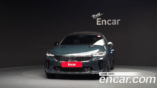 Kia Stinger 2022 — ფოტო 3/20