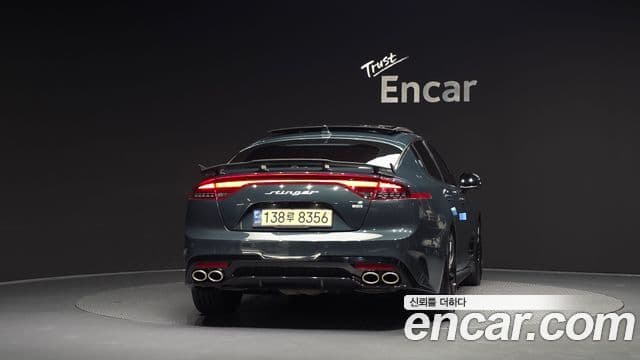 Kia Stinger 2022 — ფოტო 4/20