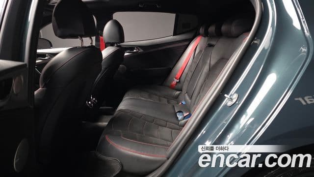 Kia Stinger 2022 — ფოტო 12/20