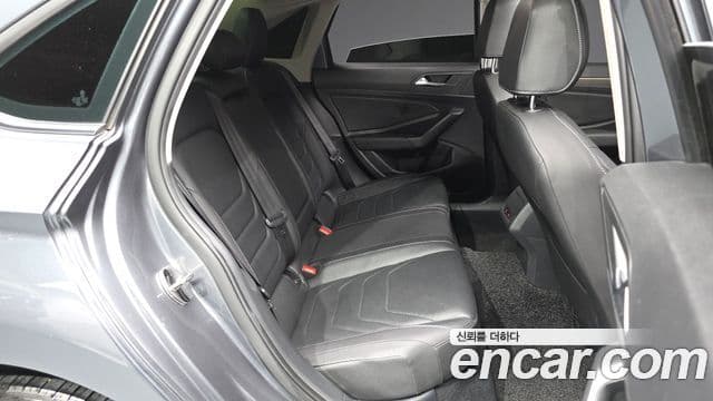 Volkswagen Jetta 2021 — Şəkil 13/20