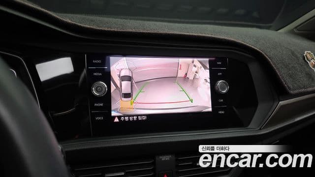 Volkswagen Jetta 2021 — Şəkil 16/20