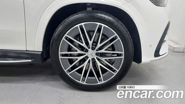 Mercedes-Benz GLE-Class 2025 — Фото 5/18