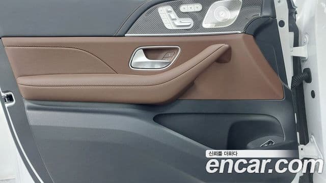 Mercedes-Benz GLE-Class 2025 — Фото 15/18