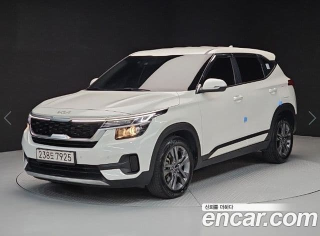 Kia Seltos 2022 — Şəkil 1/2