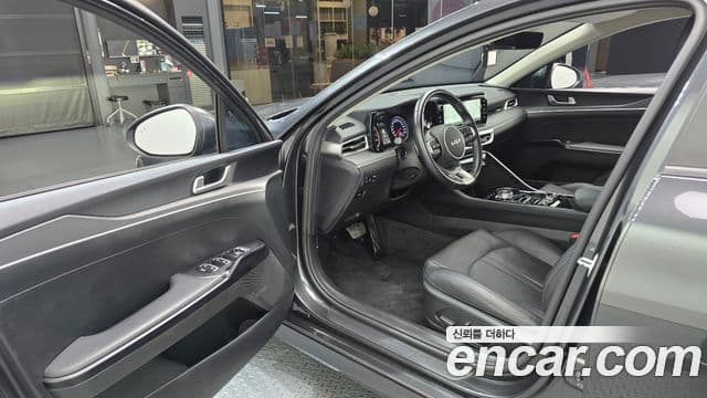 Kia K5 2022 — ფოტო 10/20